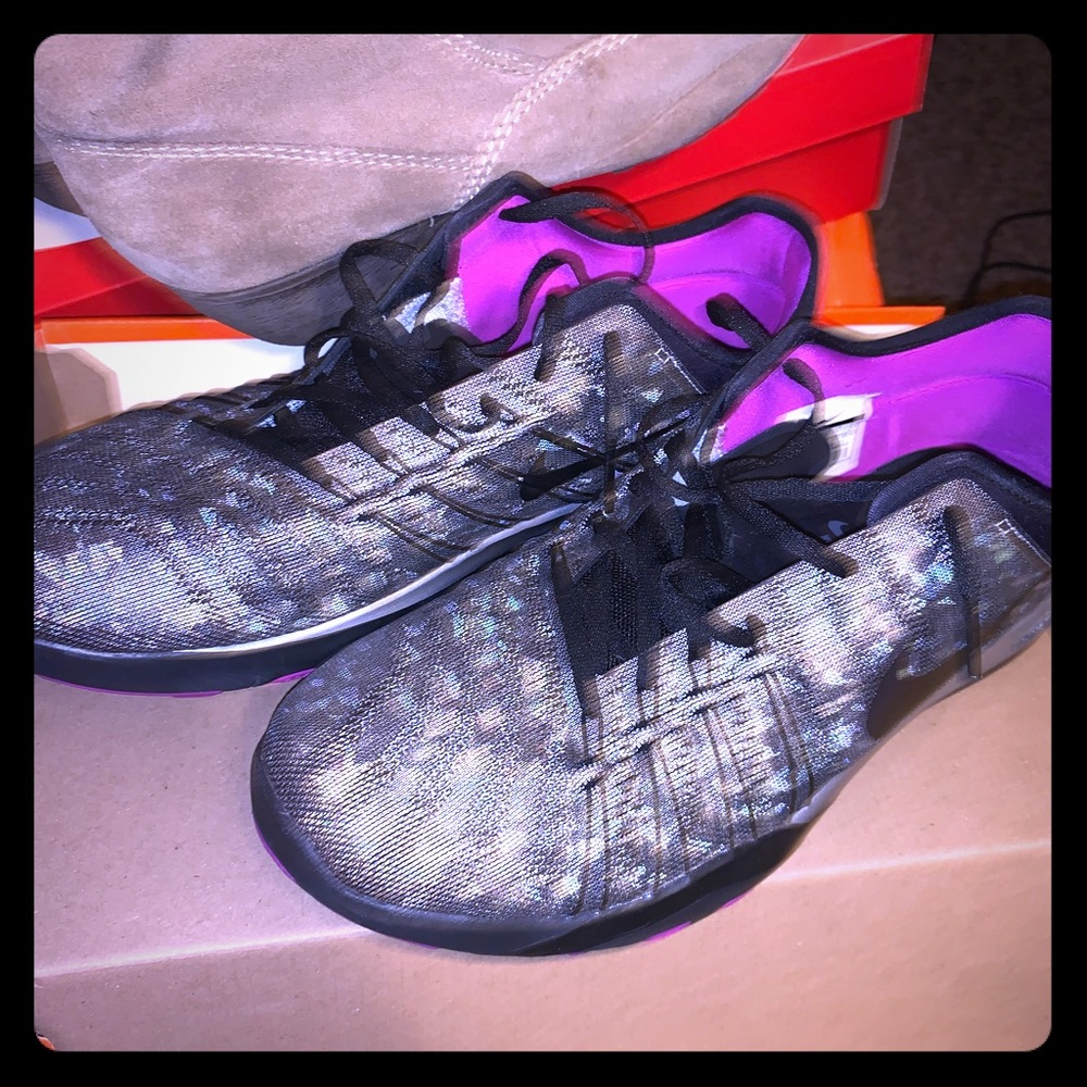 Metallic Nike’s running shoe  worn 1 time
